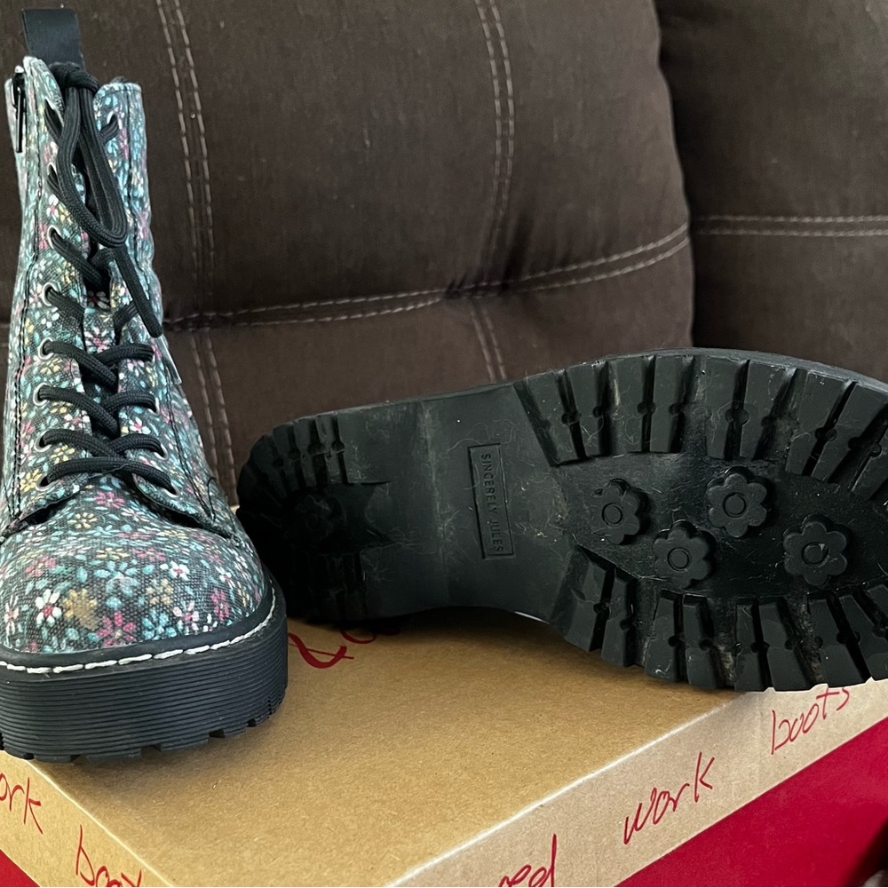 Women’s workboot - Picture 3 of 5